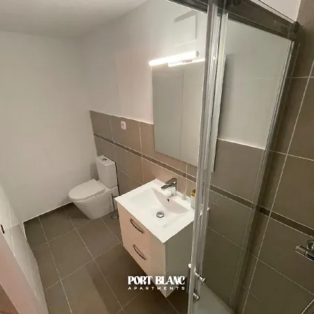 Portblanc - 4 *